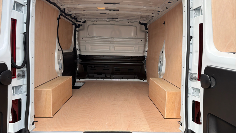 Renault Trafic Swb Diesel SL30 Blue dCi 150 Advance [Safety] Van EAG9